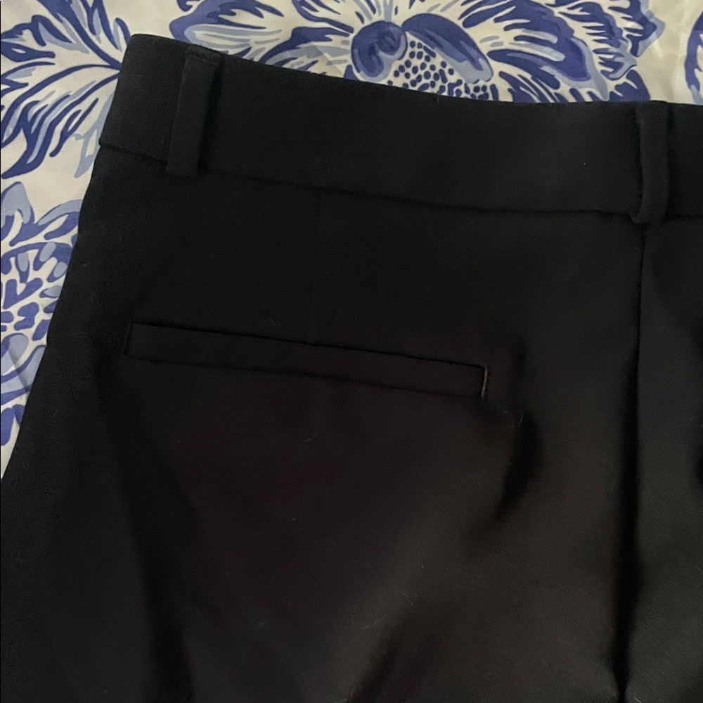 {Banana Republic} Black Women's Shorts, NWT - Picture 3 of 3
